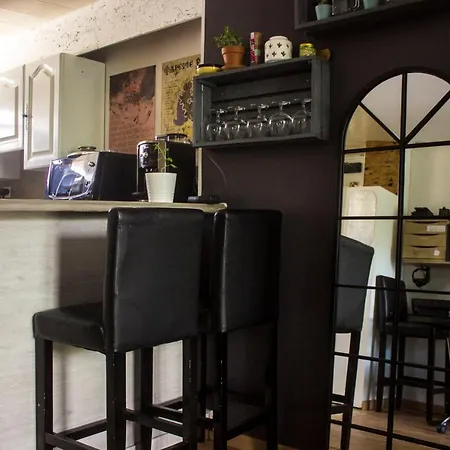 Appartement Charming Studio Near La Villette