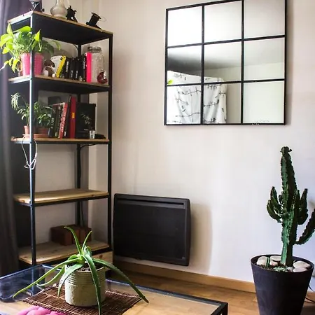 Charming Studio Near La Villette *